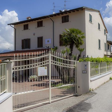 Bed and Breakfast Flori'S Viareggio Exteriér fotografie